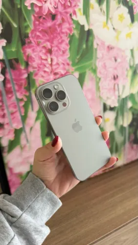 iPhone 15 Pro 128GB, em perfeito estado + carregador, capinha e película