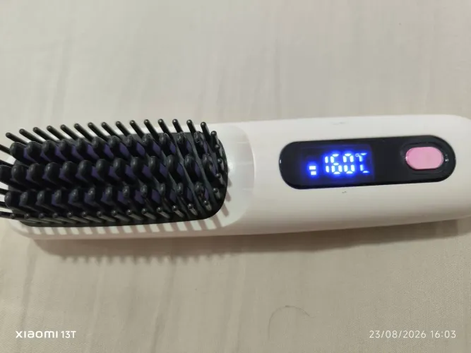 Escova quente para cabelo
