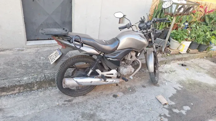 Moto CG 150 Esi 2010 com rodas de liga leve. Urgente. "PRA SAIR HOJE"