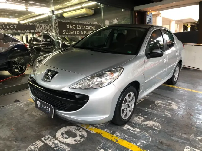 Peugeot 207 Sedan Passion XR 1.4 Flex 8V 4P 2009