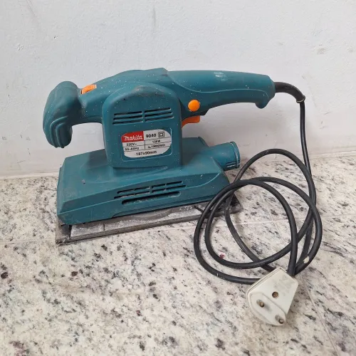 Lixadeira makita 220v 135w