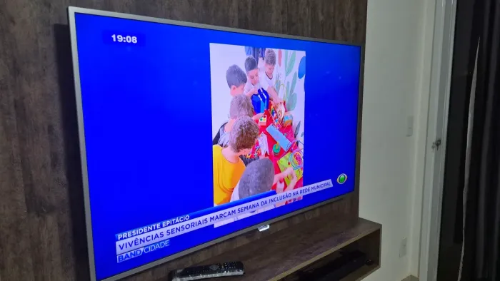 Tv pois de 42 pol smart