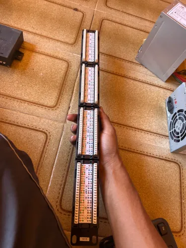 patch panel (painel de conexões) para redes de computadores, modelo da linha Soho Plus 