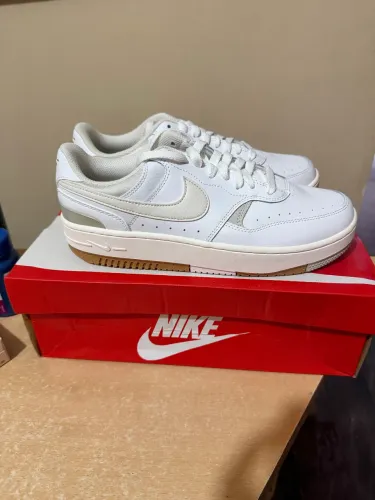 Tênis Nike Gamma Force branco/bege 39 novo na caixa