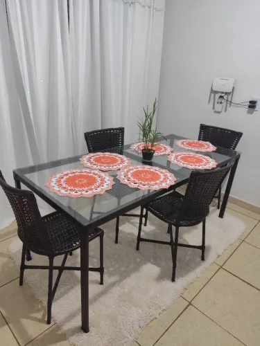 Conjunto Mesa de Jantar 6 Lugares Tampo de Vidro + 6 Cadeiras Fibra