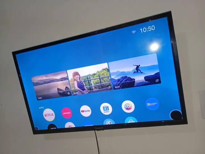 Tv smart 32 polegadas ,mancha na tela .não aceito oferta.tenho vídeo.