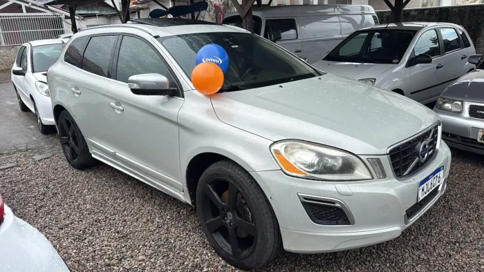 Volvo XC 60 T-5 R-design 2.0 FWD 5P 2012