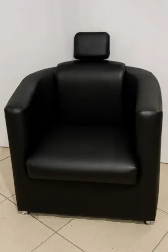 Poltrona para fazer cílios e sobrancelhas