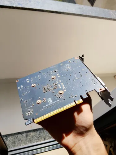 Placa de vídeo NVIDIA GeForce GTX 1050 2GB