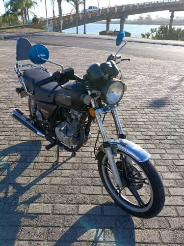 Intruder Suzuki