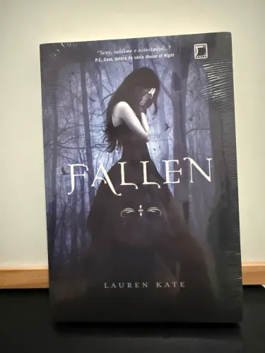 Livro: Fallen. Lauren Kate.
