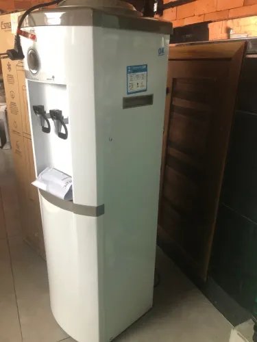 Vendo bebedouro de coluna Esmaltec