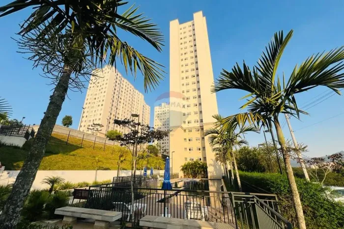 Apartamento a venda com 3 quartos no Parque São Vicente, Mauá, SP