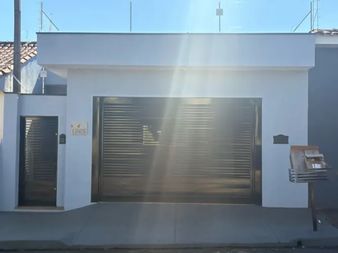 Casa a venda - Centro de Jardinópolis - SP