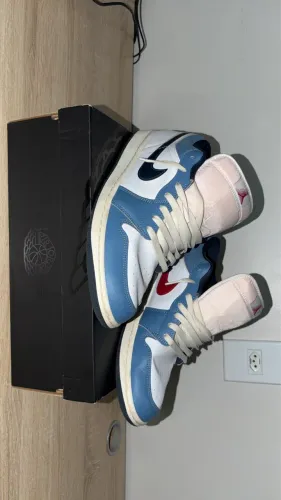 Air Jordan 1 Mid Original - Semi Novo | Tamanho 41/42 