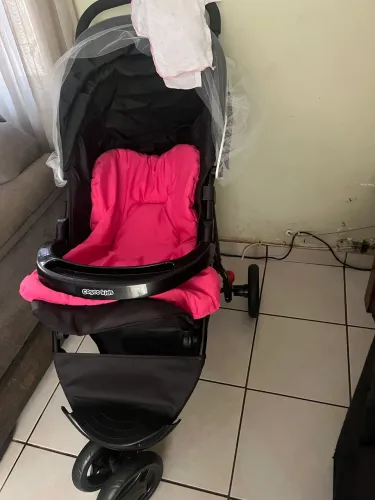 Carrinho bebê cosco kids com bebê conforto 