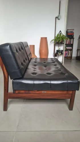 Sofá cama Gelli original - Design brasileiro anos 1960 - Estrutura em Madeira Nobre
