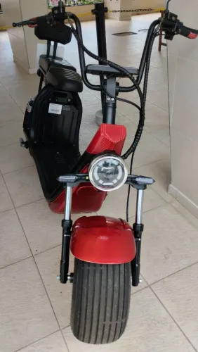 Scooter elétrica estilo Harley X9 2025, com motor de 1500w