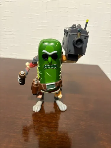 Funko pop Pickle Rick sem caixa ótimo estado