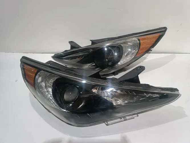 Par de Farol Hyundai Sonata Máscara Negra 2011/2014 Primeira linha.