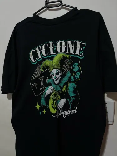 camiseta ciclone