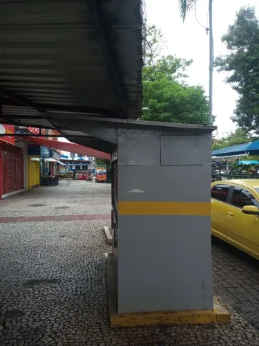 Banca de jornais para alugar.