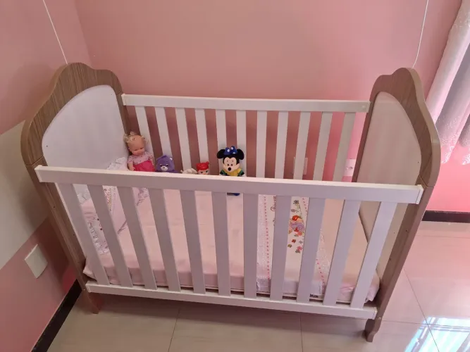 BERÇO SEMI NOVO colchão incluso.