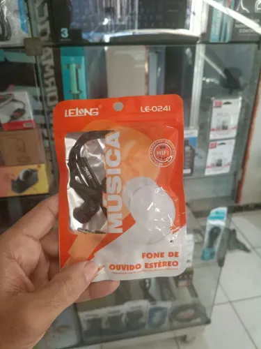 Fone de ouvido com microfone Lelong branco ou preto