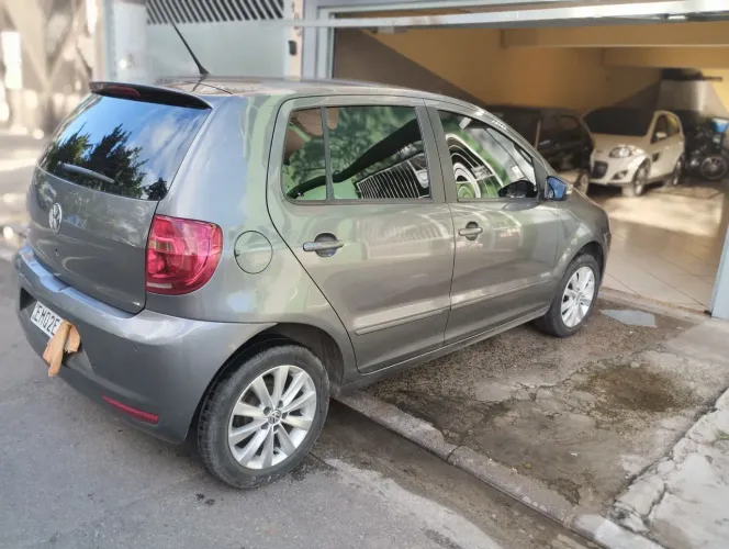Volkswagen Fox 1.0 MI Total Flex 8V 5P 2013