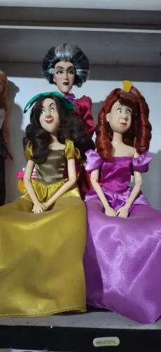 Madrastá Má e irmãs da cinderela (ser Disney Store)