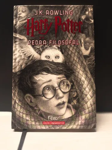 Livro Harry Potter e a Pedra Filosofal Edição Comemorativa