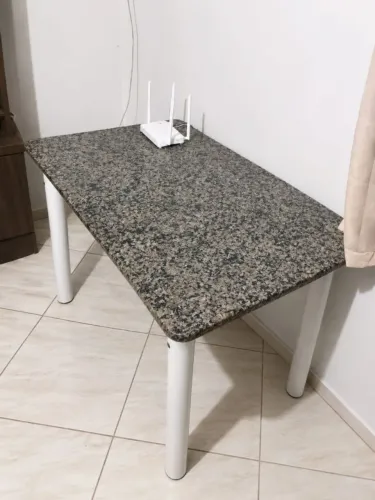 Mesa de Granito/Mármore -Linda e Resistente