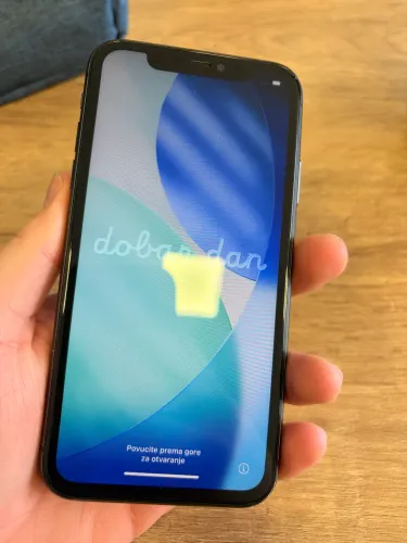 iPhone 11 preto 64GB