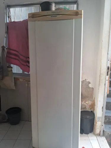 Geladeira Elegance 1 porta - para conserto ou peças PARA SAIR LOGO 