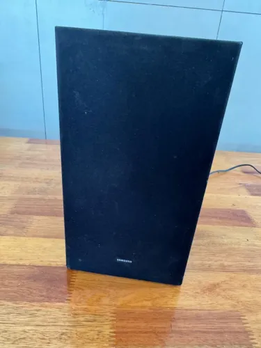 Subwoofer Samsung sem fio para soundbar