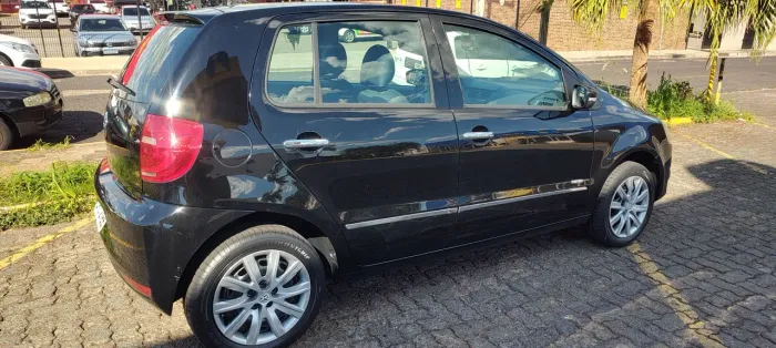 Volkswagen Fox 1.0 MI Total Flex 8V 5P 2013
