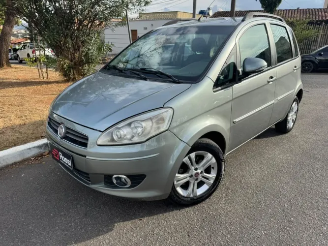 Fiat Idea Attractive 1.4 Fire Flex 8V 5P 2013