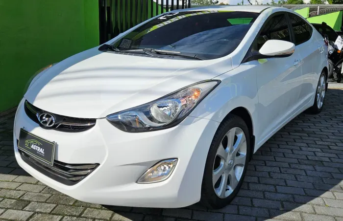 Hyundai Elantra GLS 1.8 16V Aut. 2012