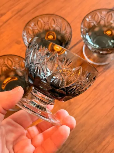 Taças de cristal lapidada para sobremesa