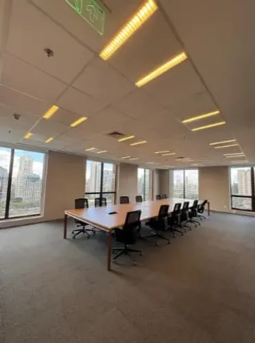 Sala comercial na Avenida Magalhães de Castro, 4800 - Conjunto 91 900 m²