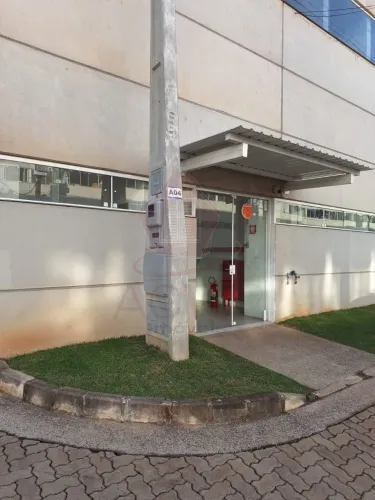 GALPÃO INDUSTRIAL DE 850M² COM PÉ DIRETO DE 10MTS, DOCA, ESCRITÓRIO E BANHEIROS