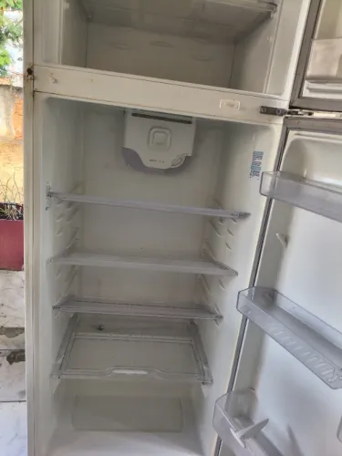 Geladeira Eletrolux dc49a