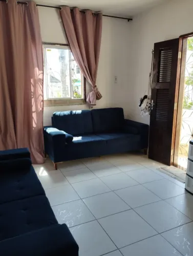 Vendo casa com 3 quartos sendo uma suíte
