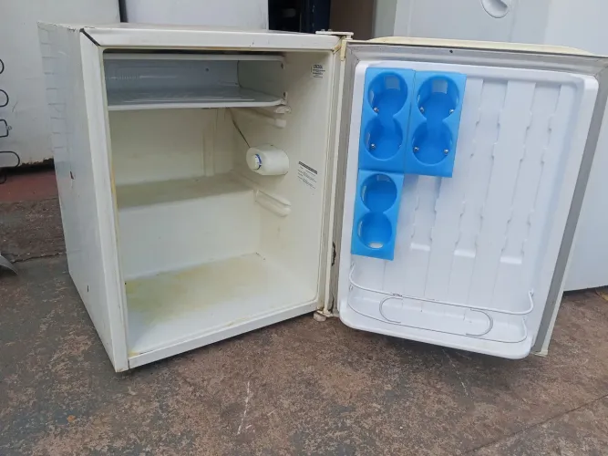 Frigobar Consul 76 litros