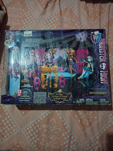 Monster High Spectra Vondergeist!