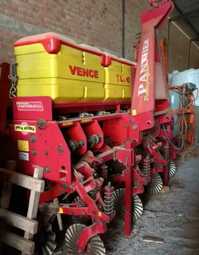 8 linhas de soja, Plantadeira Vence Tudo Panther SM8000