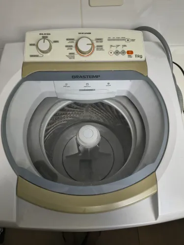 Máquina de lavar usada