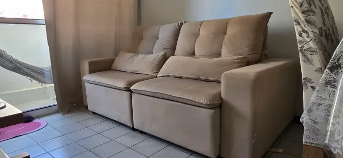 Sofá retrátil e reclinável