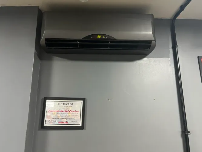 Ar condicionado Komeco 18000btus cinza