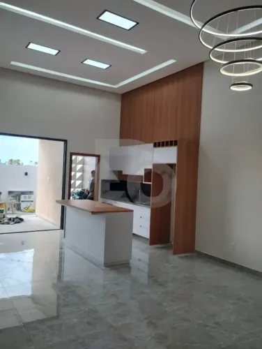 Villaredo Barra Residencial: Casa Financiável com Móveis na Cozinha e Sala